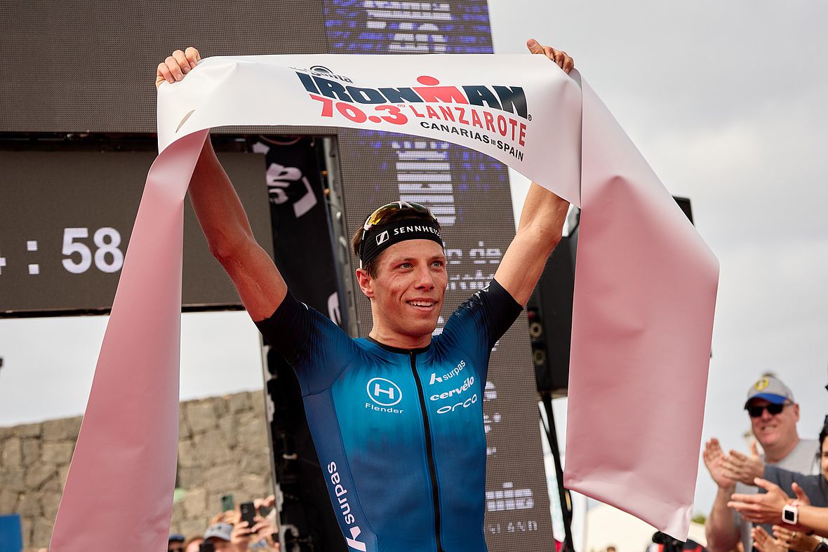 Justus Nieschlag gewinnt den Club La Santa Ironman 70.3 Lanzarote 2023