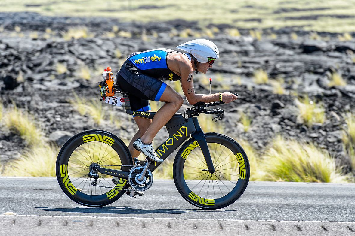 Der Radmeister: Maik Twelsiek fuhr in 4:25:11 Std. die beste Radzeit des Tages - und kassierte auch eine Gelbe Karte, die erste seit dem Jugendfußball