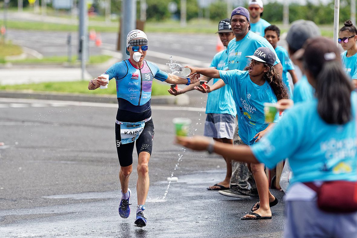 Kaisa Sali zeigt mal wieder Biss: Mit einem 2:57er Marathon schiebt sich die kleine Finnin noch bis auf Rang sechs nach vorne.