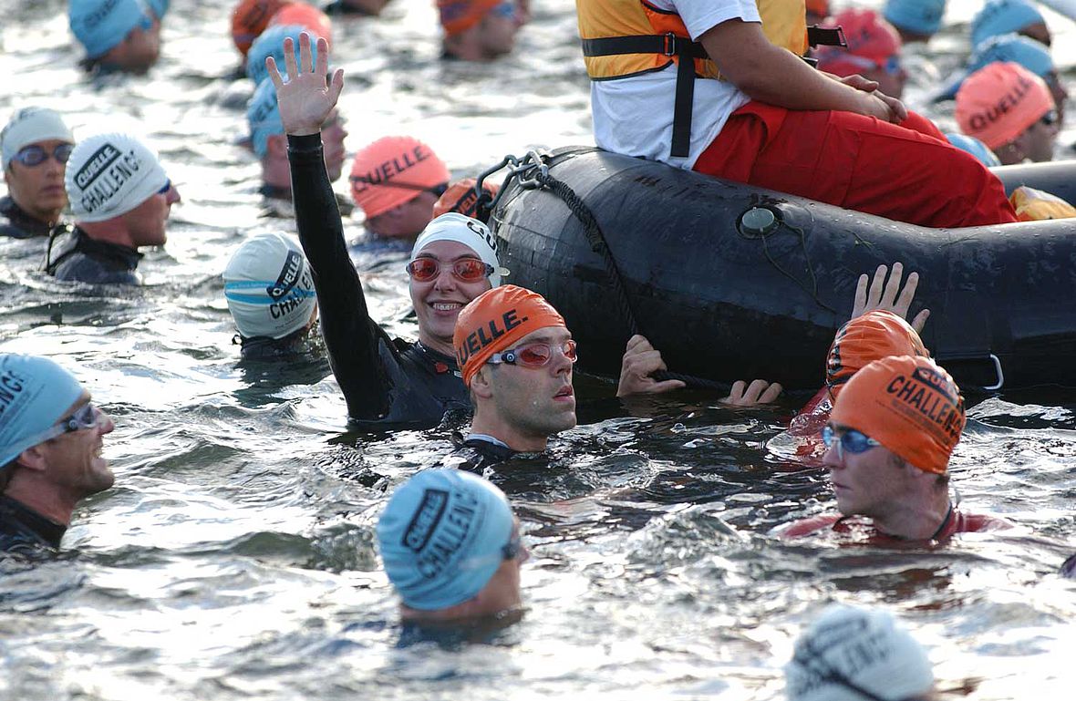 2007: Letzter Gruß an die Fans, bevor es auf die 226 km zwischen Lände Hilpoltstein und Rother Triathlonpark geht