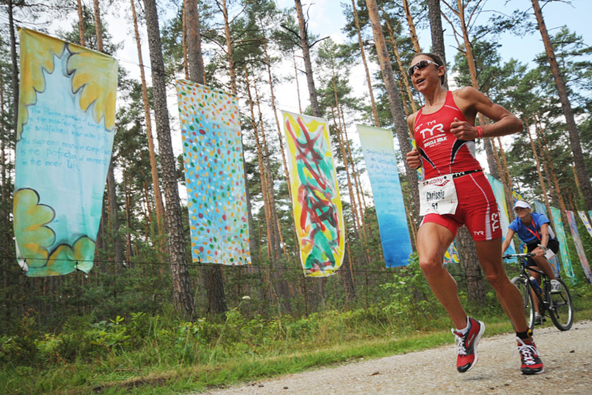 2010: Chrissie Wellington auf den ersten Marathon-Kilometern - noch knapp 40 km bis zum zweiten Roth-Sieg