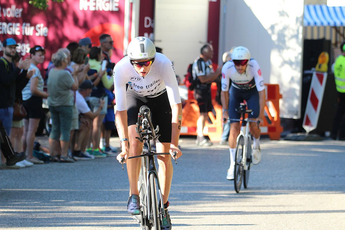 2022: Magnus Ditlev vor Jan Frodeno - der Däne sollte gewinnen, für Frodo gab es ein schmerzhaftes DNF