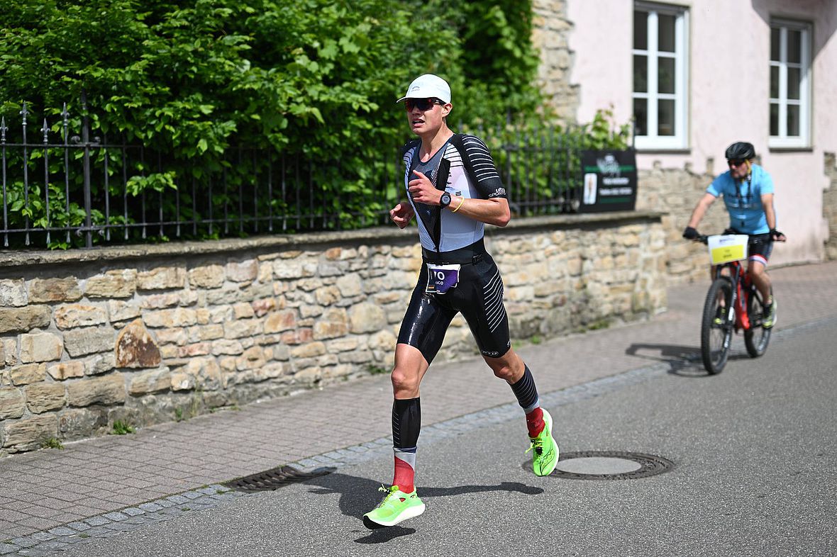 Rico Bogen auf dem Weg zu seinem ersten Ironman 70.3-Sieg