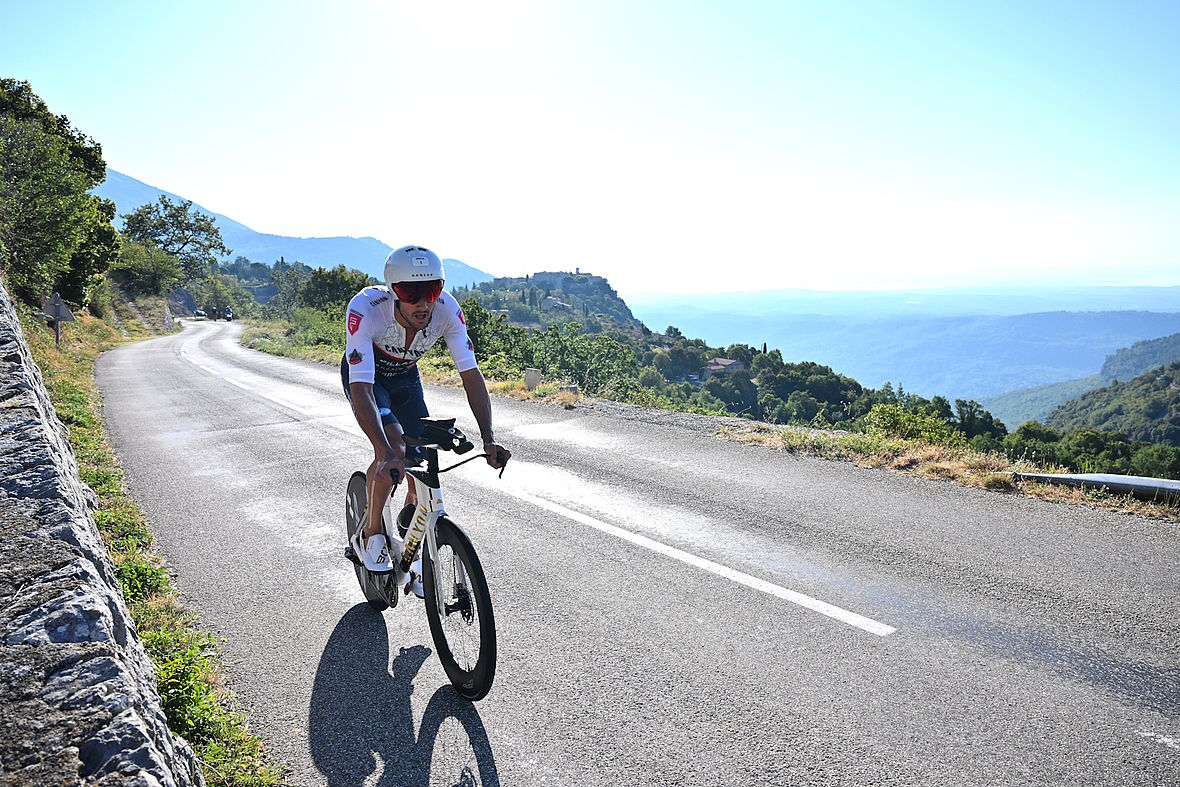 Jan Frodenos Atmen zeigt den Anspruch der Radstrecke in Nizza