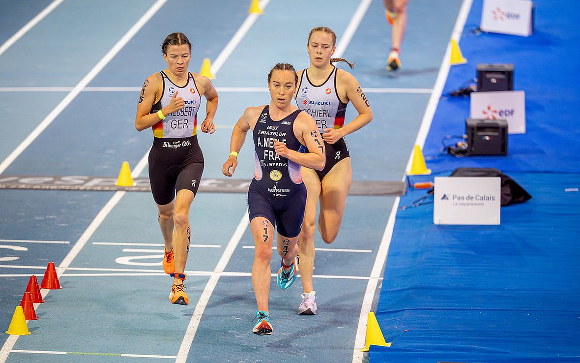 Tanja Neubert und Finja Schierl in ihrem Qualifikationslauf