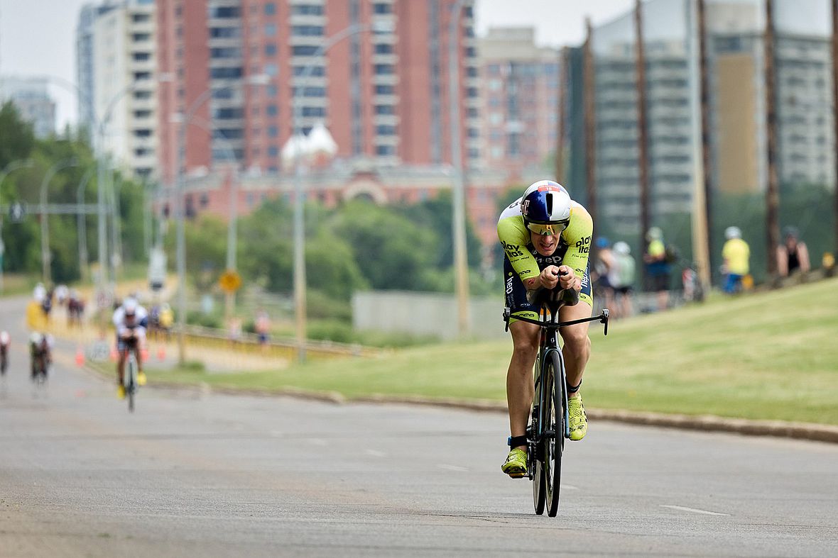 Nach dem Schwimmen fast drei Minuten zurück: Sebastian Kienle