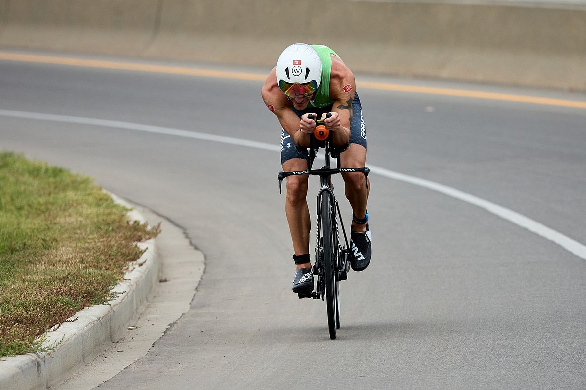 Lionel Sanders auf dem Weg zur Tagesbestzeit auf dem Rad: 1:43:46 Stunden für 80 Radkilometer - 46,25 km/h Stundenmittel