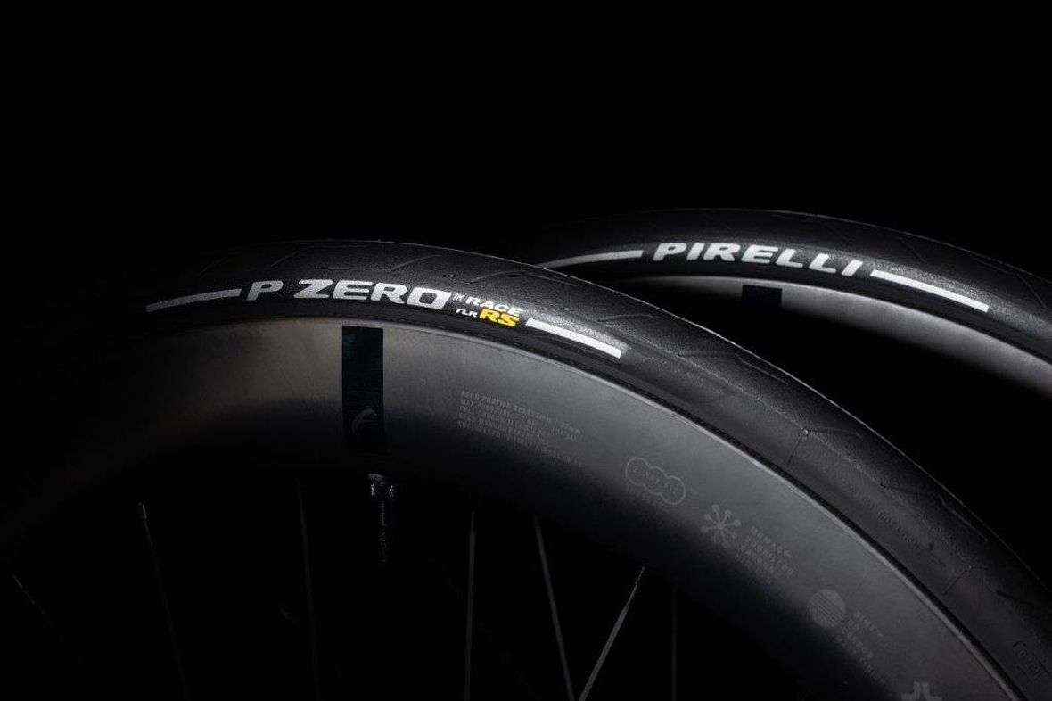 Den neuen PIRELLI P ZERO RACE TLR RS Reifen gibt es in den Breiten 26, 28, 30 und 32 mm