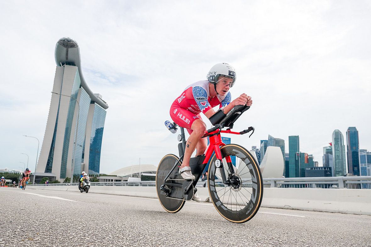 Alistair Brownlee diesmal mit etwas defensiverer Taktik unterwegs - trotzdem gabs am Ende ein schmerzliches DNF