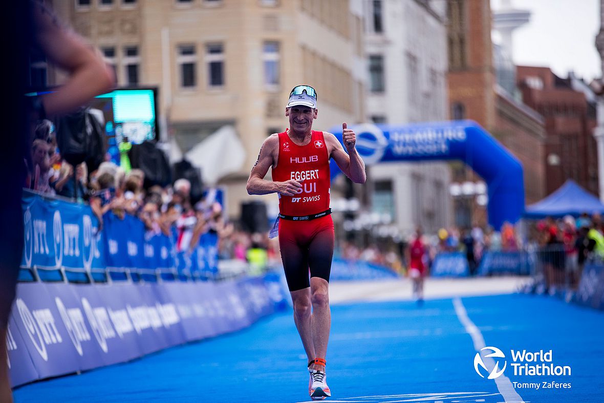 Daumen hoch bei Ralf Eggert: Der ehemalige Triathlonprofi gewinnt Silber in der Agegroup 50-54