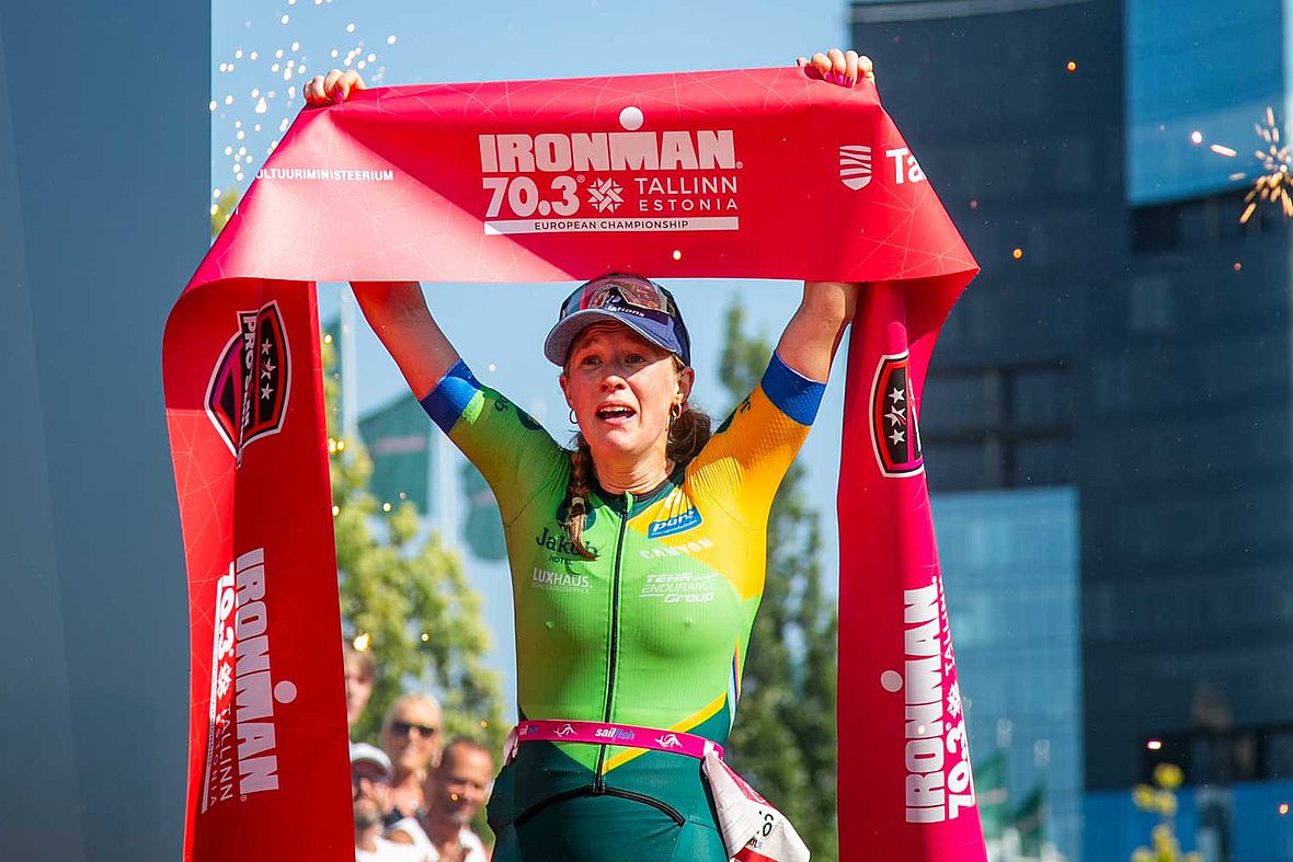 Caroline Pohle gewinnt die Ironman 70.3 EM 2024 in Tallinn