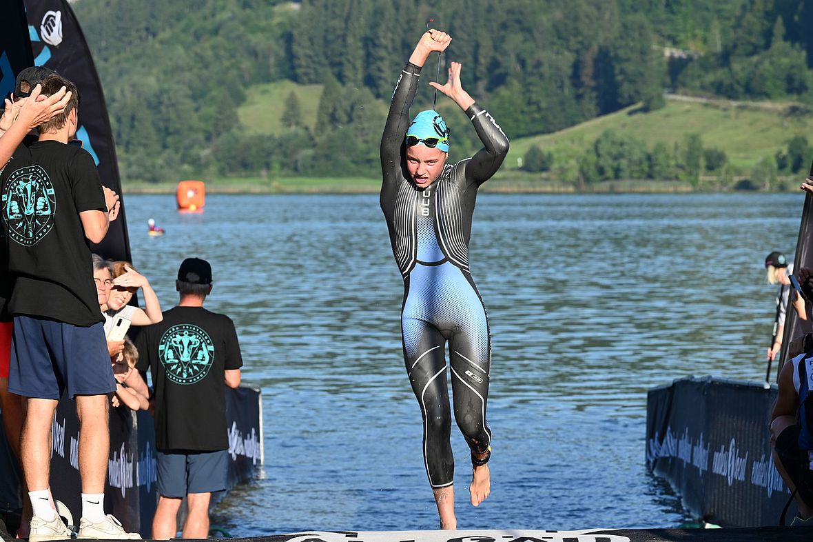 First out of the water beim Classic: Die Schweizerin Alanis Siffert