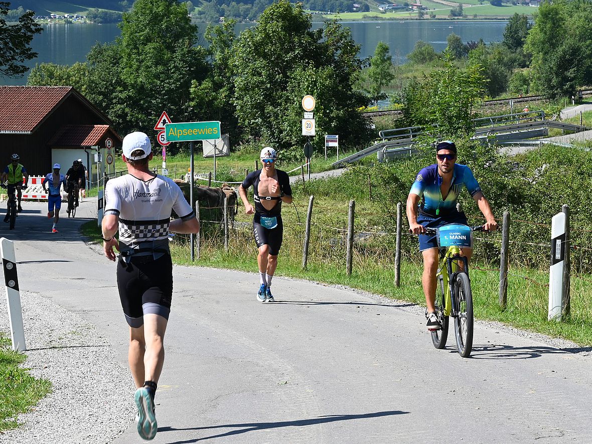 Die Entscheidung: Patrick Lange hat Ruben Zepuntke im Blick