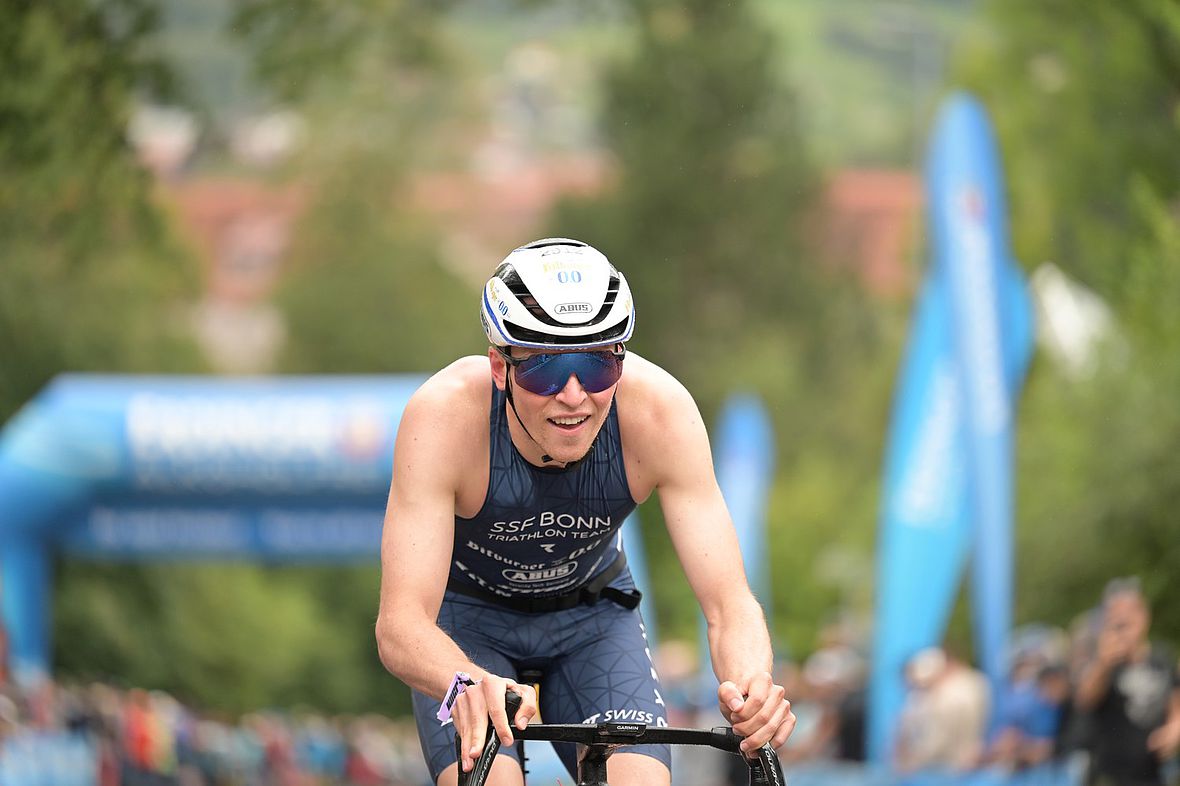 Mixed-Relay Olympiasieger Lasse Lührs - er gewinnt den Sprint überlegen