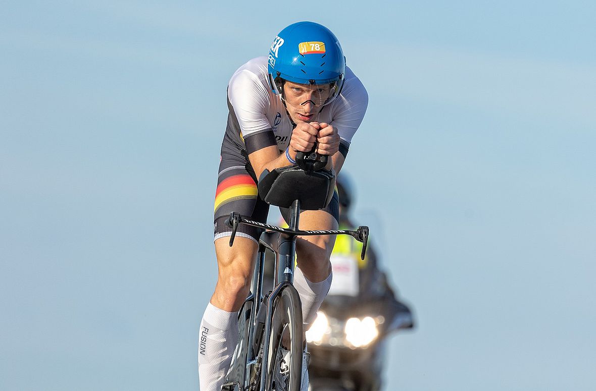 Florian Angert - fährt bis 140 km ein gutes Rennen - dann folgt der Einbruch und später das DNF