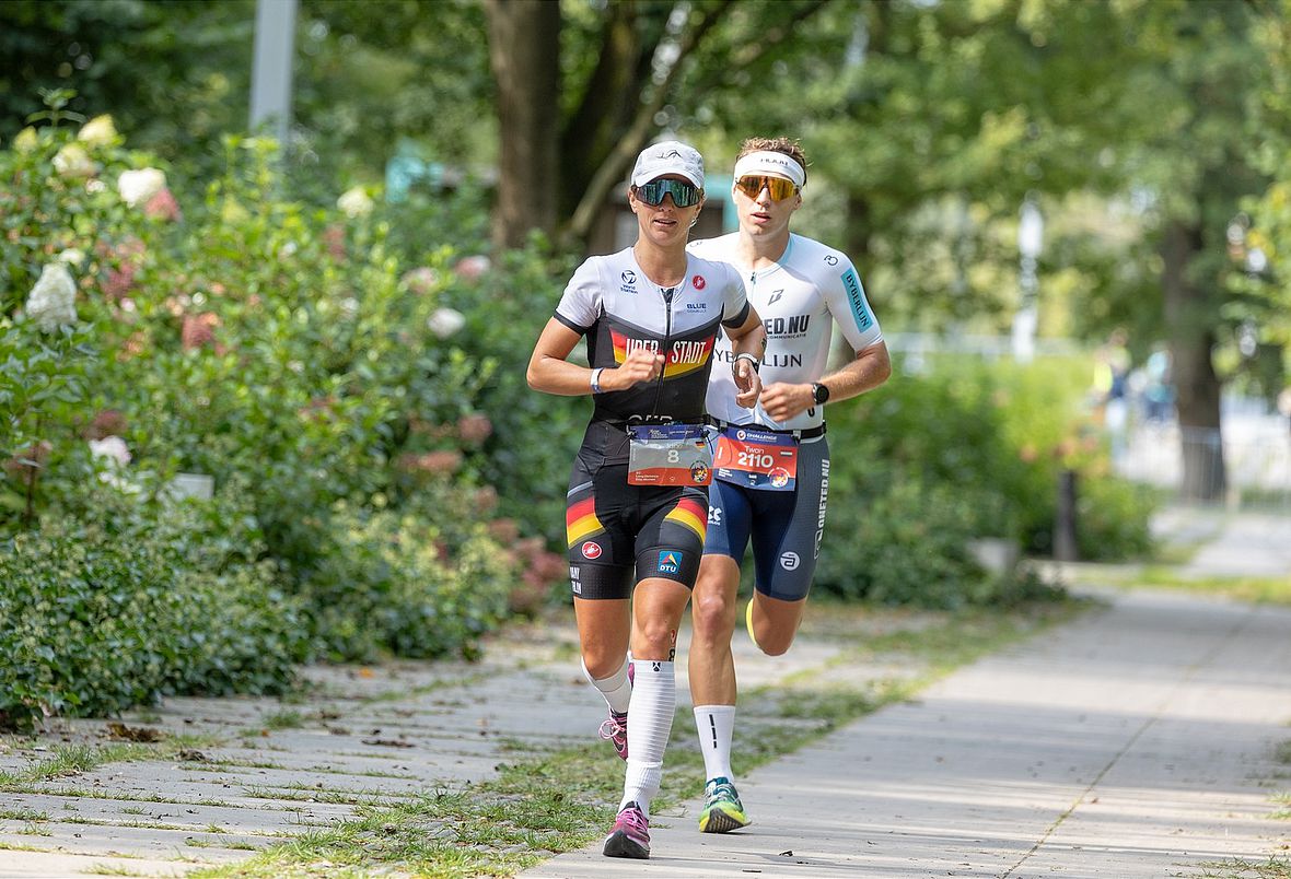 Jana Uderstadt läuft einen 3:02er Marathon und wird mit Rang drei belohnt