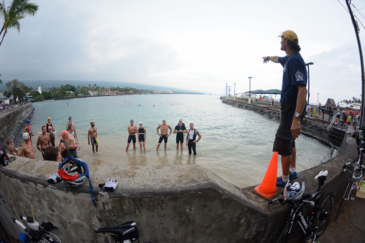 Ein elitäres Feld stellt sich dem Testtriathlon in Kona.