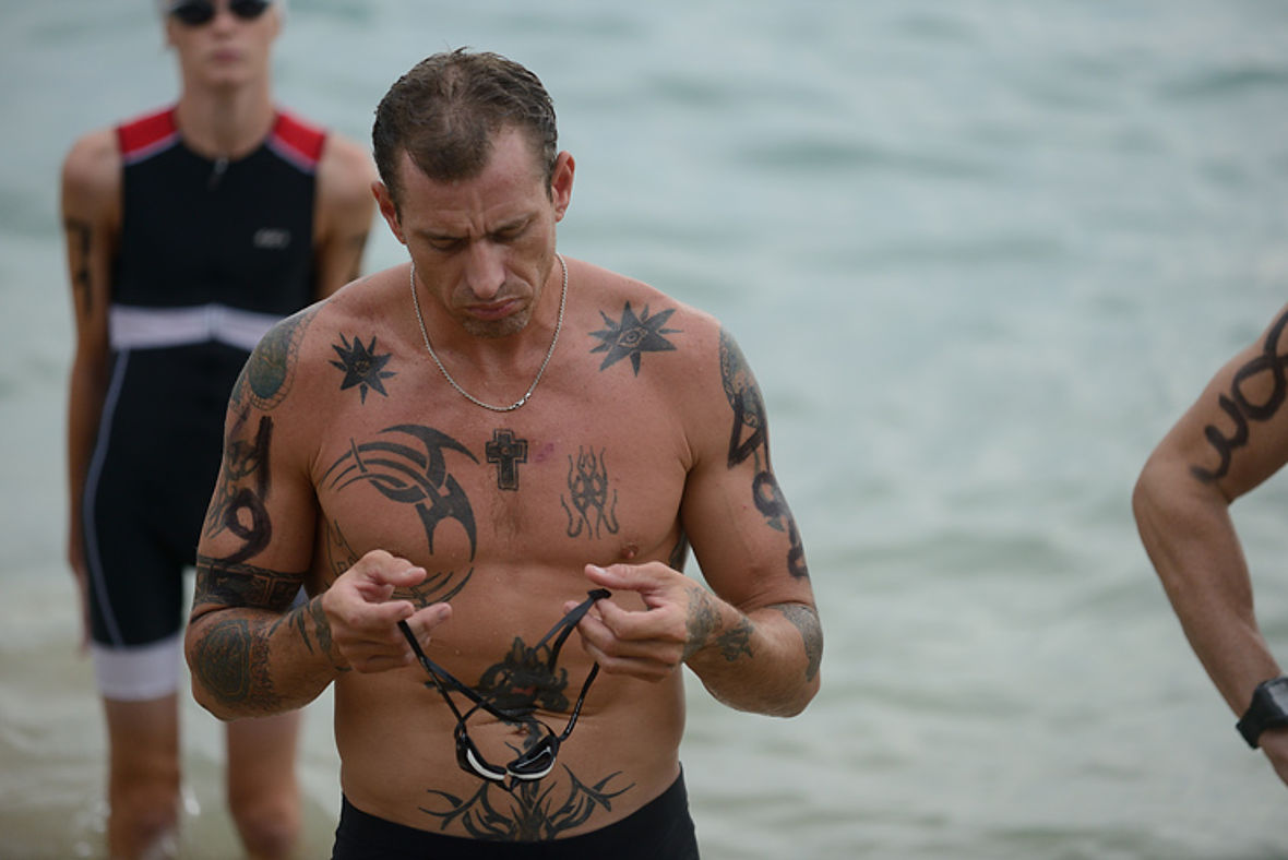 Ein letzter kritischer Blick auf die Schwimmbrille ...