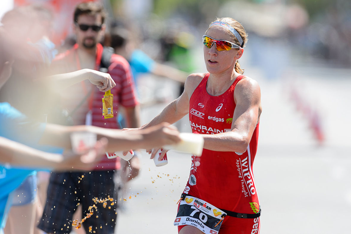 Daniela Ryf an der Aidstation