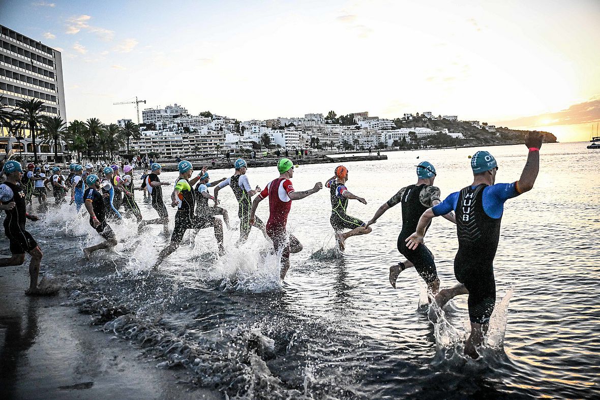 Start der Männer beim T100-Rennen in Ibiza