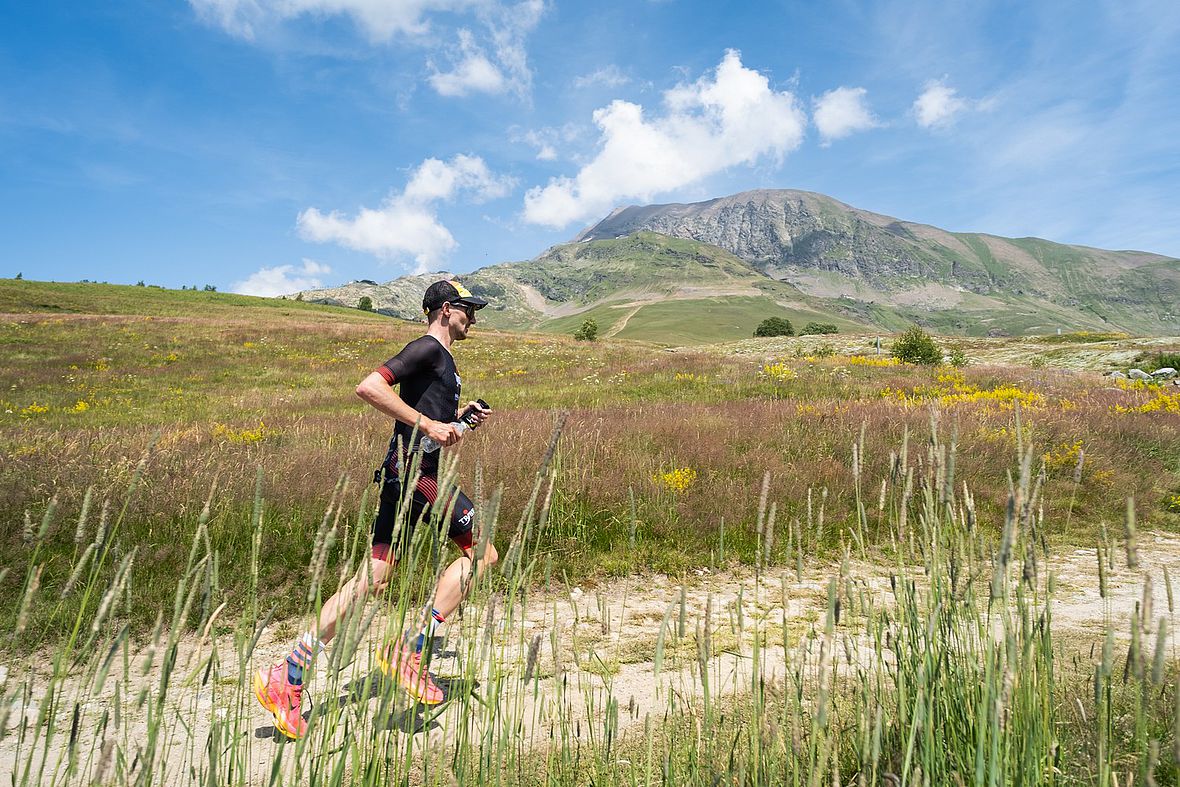 Die Laufstrecke auf 1.800 m Höhe: Tolle Ausblicke mit nochmals ordentlich Höhenmetern und wechselndem Untergrund