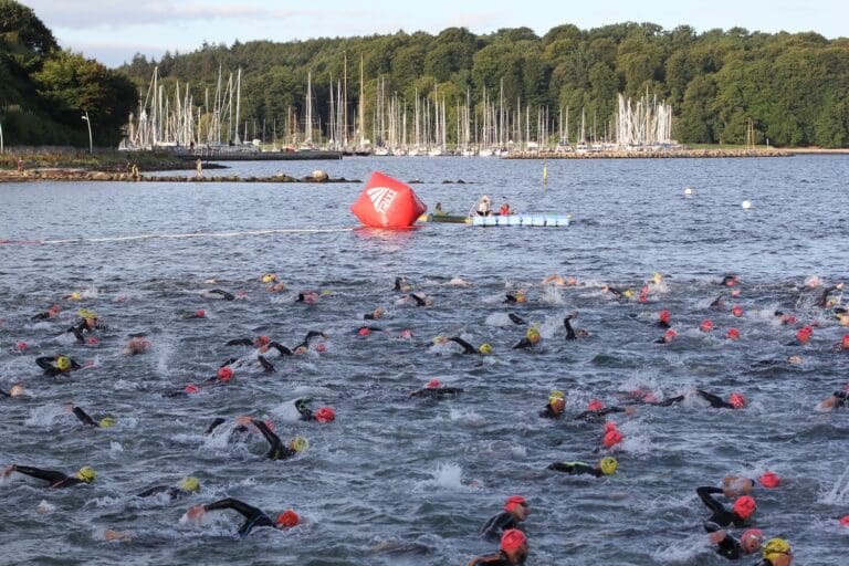 Die Ostsee brodelt bei der einzigen Langdistanz auf deutschem Boden mit Meeresschwimmen