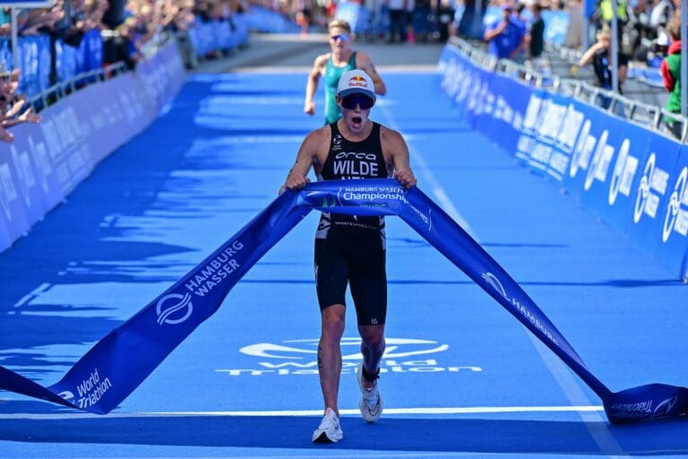 Hayden Wilde gewinnt das 2022er World Triathlon Championship Series Rennen in Hamburg