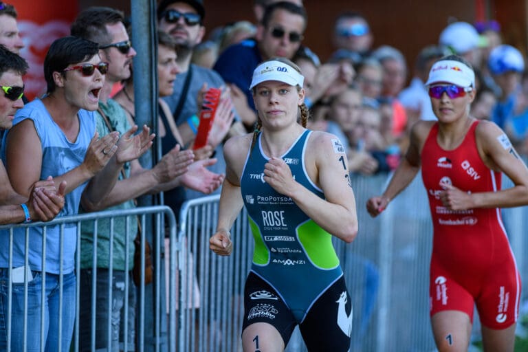 Duell um den Sieg: Laura Lindemann und Rachel Klamer