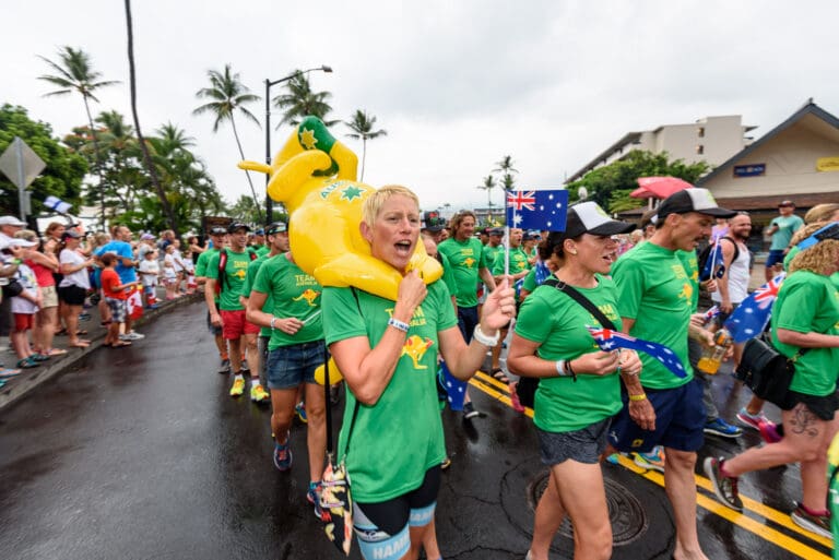 Die Aussies wie immer stark vertreten in Kona: Wenn ihre Topguys und -girls wohl in die Zange nehmen