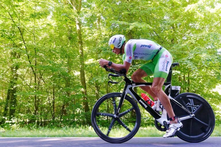 Lukasz Wojt heftet sich an Jan Frodeno fest