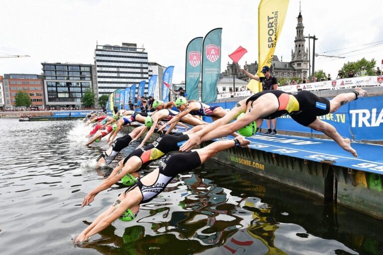 Mit voller Körperspannung in eine Stunde Vollgas-Triathlon