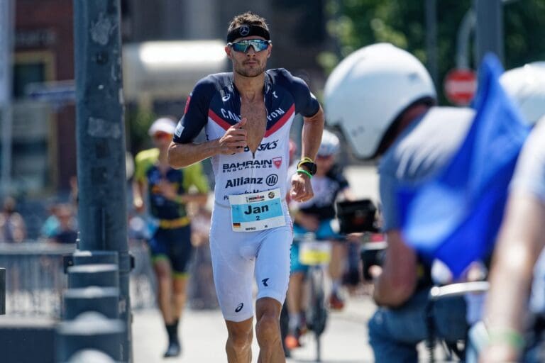 Jan Frodeno zieht wieder davon. Sebastian Kienle kann nicht mehr kontern