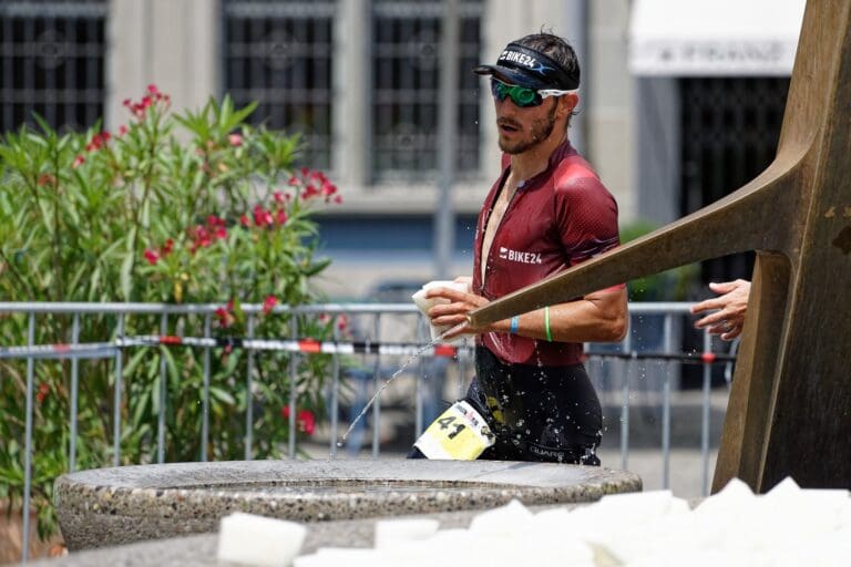 "Nass rein" ging es hingegen Christian Kramer. Der Leipziger hatte eine Schwächephase und verspielte damit seine Podiums- und Kona-Slot-Chancen