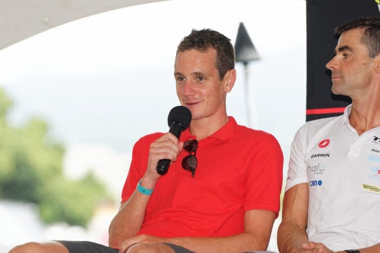 Alistair Brownlee hofft auf Regen am Samstag. Die Wahrscheinlichkeit auf britisches Wetter ist allerdings äußerst gering. Auch wenn es heute in Kailua-Kona geregnet hat und für den Freitag die Aussichten ähnlich sind