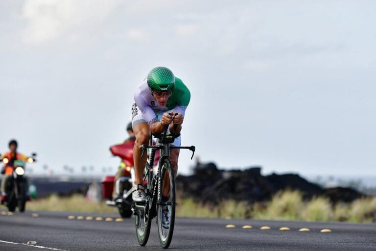 Lionel Sanders war auf dem Rad gewohnt stark unterwegs. An der Seite von Sebastian Kienle und Cameron Wurf.