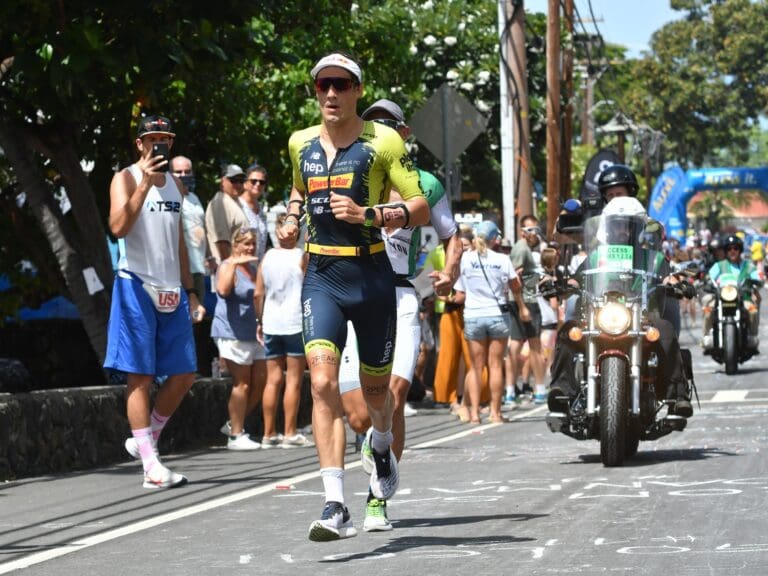 Sebastian Kienle mit Lionel Sanders im Windschatten.