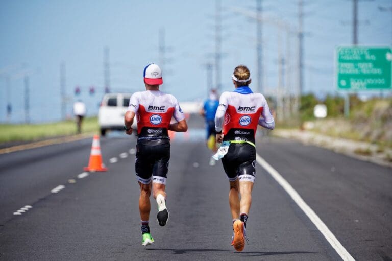 Team-Building: Die BMC-Vifit Athleten Chris Leiferman (links) und Patrik Nilsson.