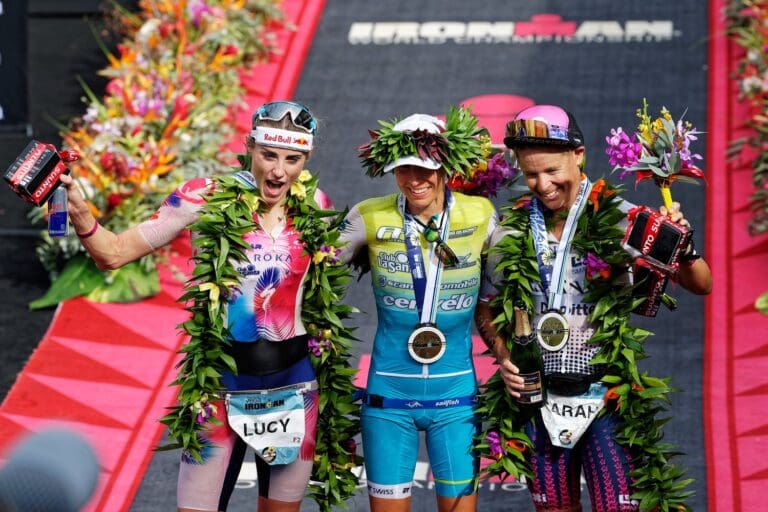 Die Kona-Queen und ihre ersten Untertanen: Anne Haug mit Lucy Charles und Sarah Crowley