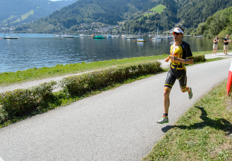 Nach dem Radfahren noch Vierter - im Halbmarathon lief Sebastian Kienle noch auf Rang zwei nach vorne