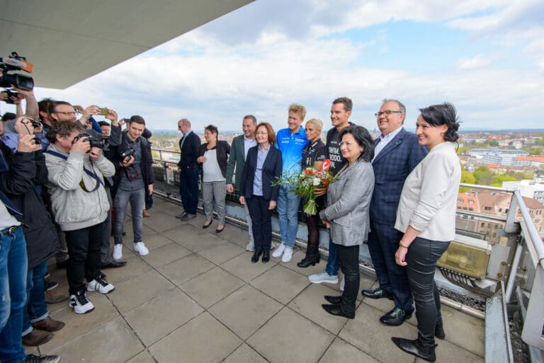 Über den Dächern von Nürnberg: Großer Andrang bei der Pressekonferenz im N-ergie Hochhaus