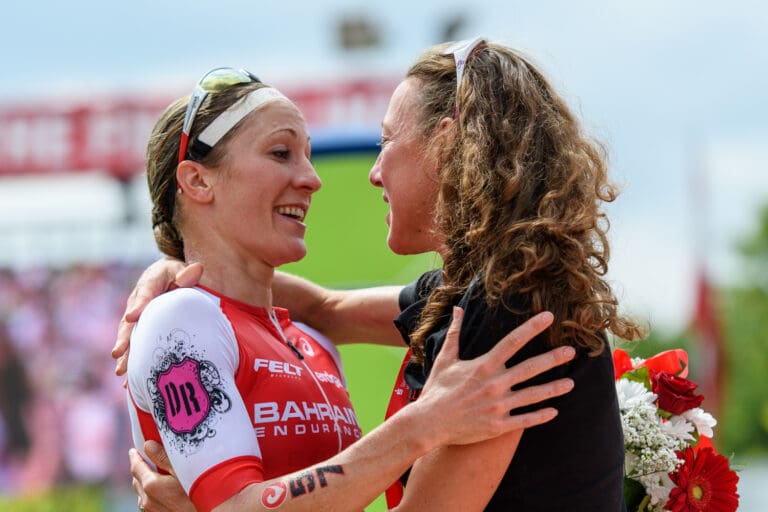 2016: Die schnellsten Frauen im Langdistanztriathlon: Daniela Ryf mit Chrissie Wellington