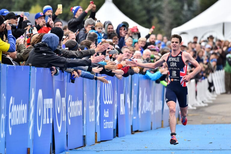 Jonathan Brownlee lässt sich feiern