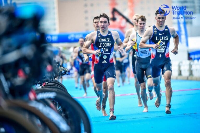 Vincent Luis führt das Feld nach dem Schwimmen an