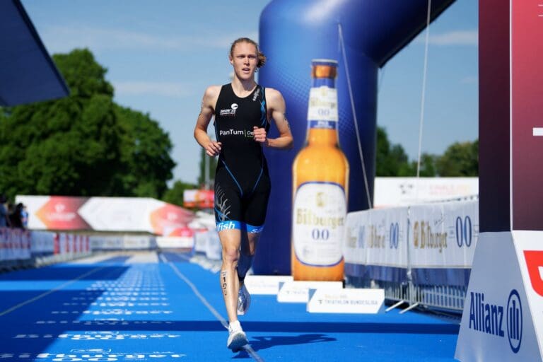 Mika Noodt wird mit dem Triathlon Team DSW Darmstadt Dritter