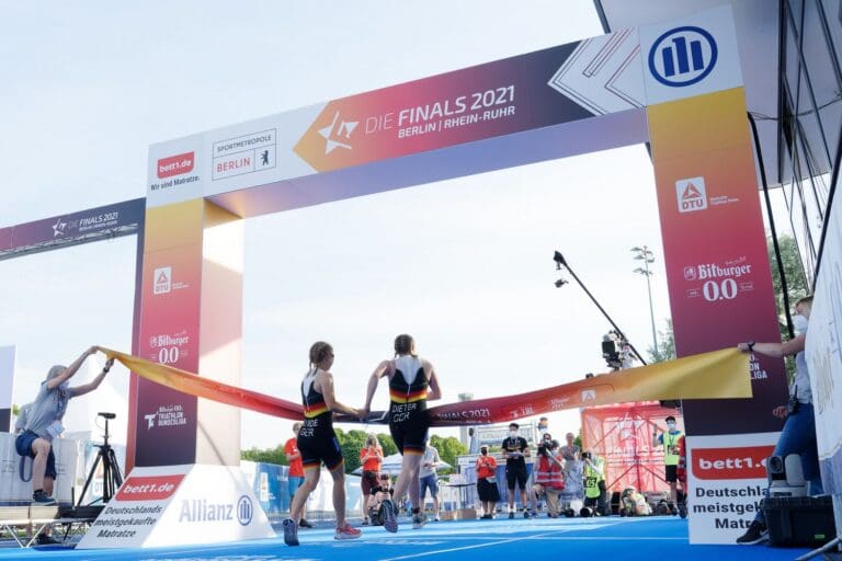 Eindlich wieder ein echtes Finish für die Paratriathleten