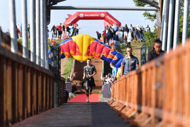 First out of the water: Richard Varga - später sollte ein DNF folgen