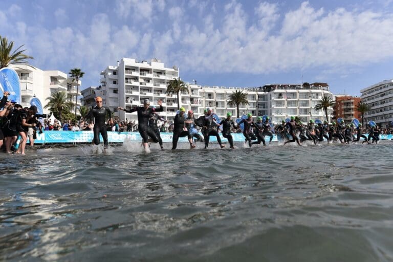 Start für die Frauen in die PTO Premiere auf Ibiza