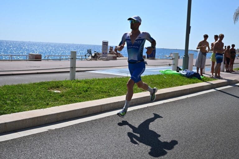 Gute Lauftechnik bei Patrick Lange zum Start des Marathon