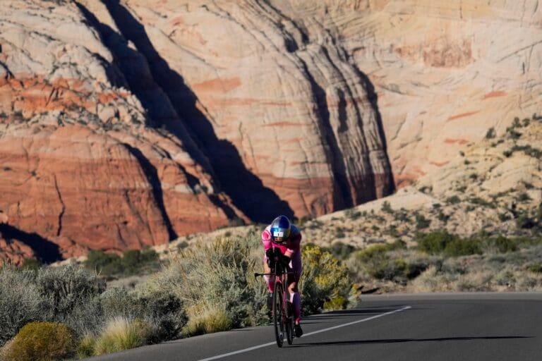 Lucy Charles-Barclay muss im Snow Canyon hart um den Anschluss kämpfen