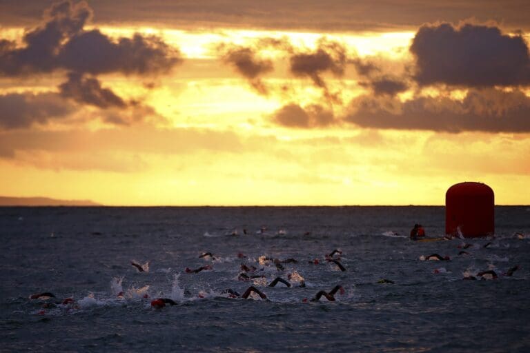 Schwimmen im Atlanik beim Ironman Wales